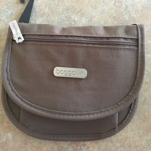 Baggallini Small Cross Body NWOT Tan Neutral